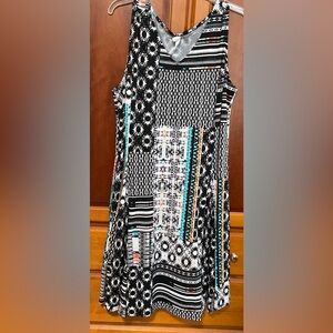 NY Collection Black and White Patterned knee-length dress